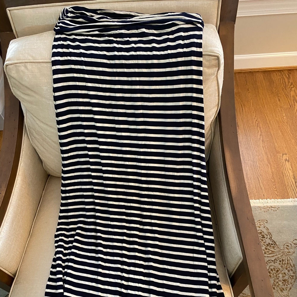 JCrew like new maxi skirt, navy and white, size small